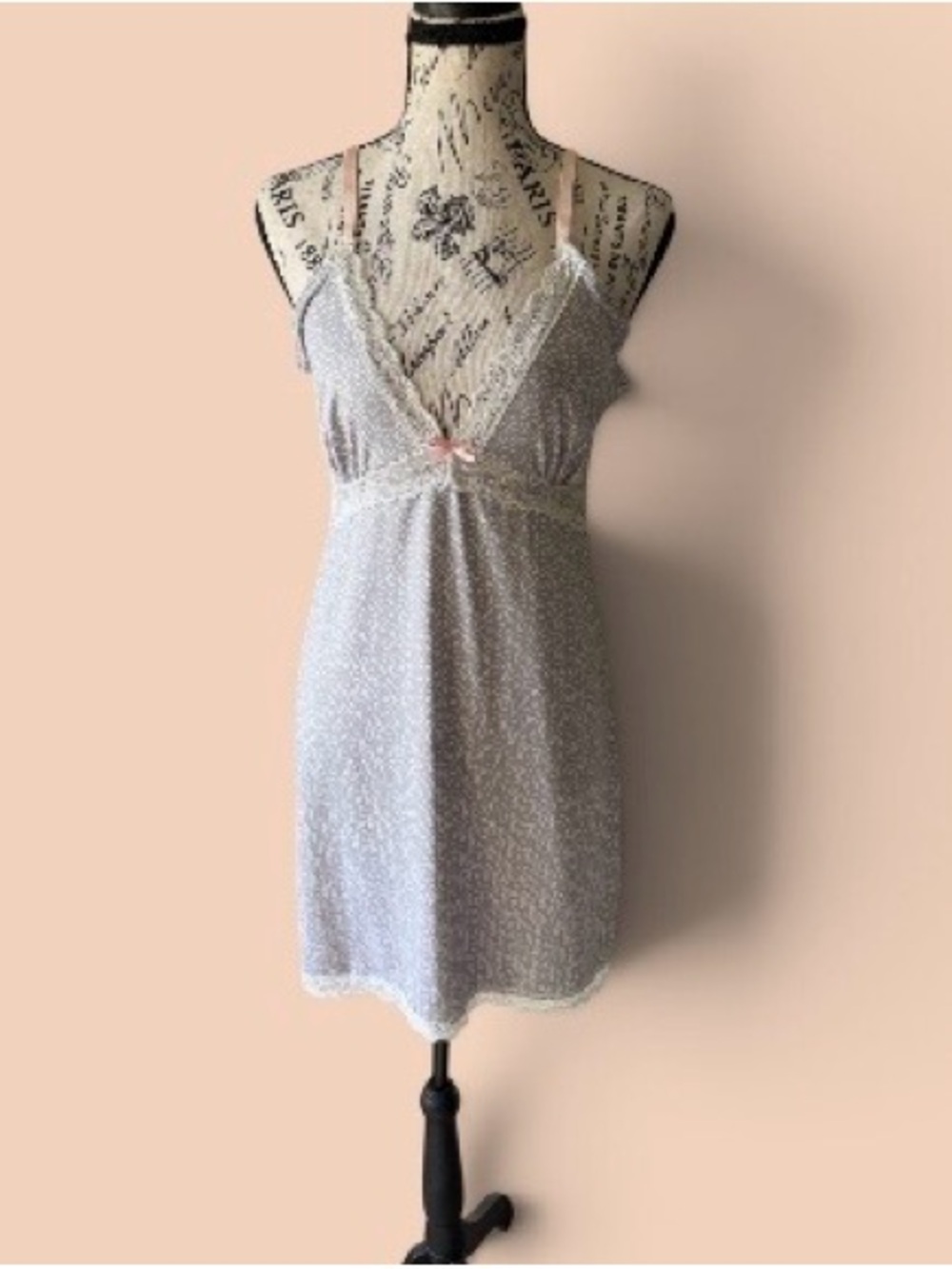 Marilyn Monroe Gray & Pink Baby Doll Lace Trim Chemise Intimates Nightie